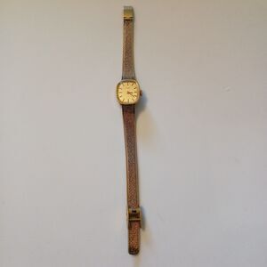 Timex Women's Gold Toned Bracelet Band Analog Watch Vintage Wind Up - BROKEN